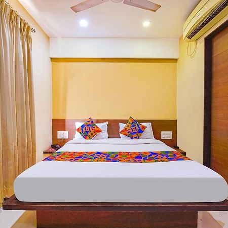 סוראט Fabhotel Rb Residency מראה חיצוני תמונה