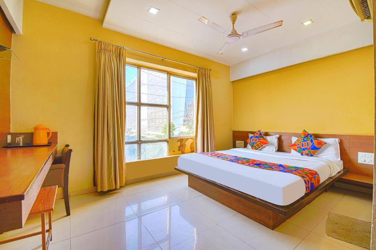 סוראט Fabhotel Rb Residency מראה חיצוני תמונה