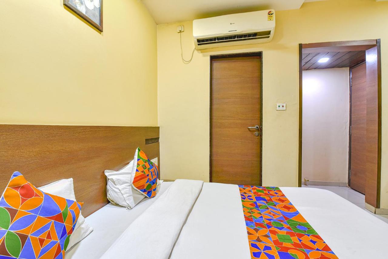 סוראט Fabhotel Rb Residency מראה חיצוני תמונה