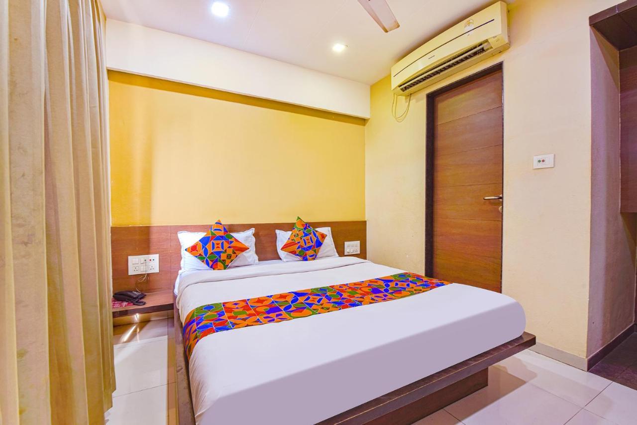 סוראט Fabhotel Rb Residency מראה חיצוני תמונה