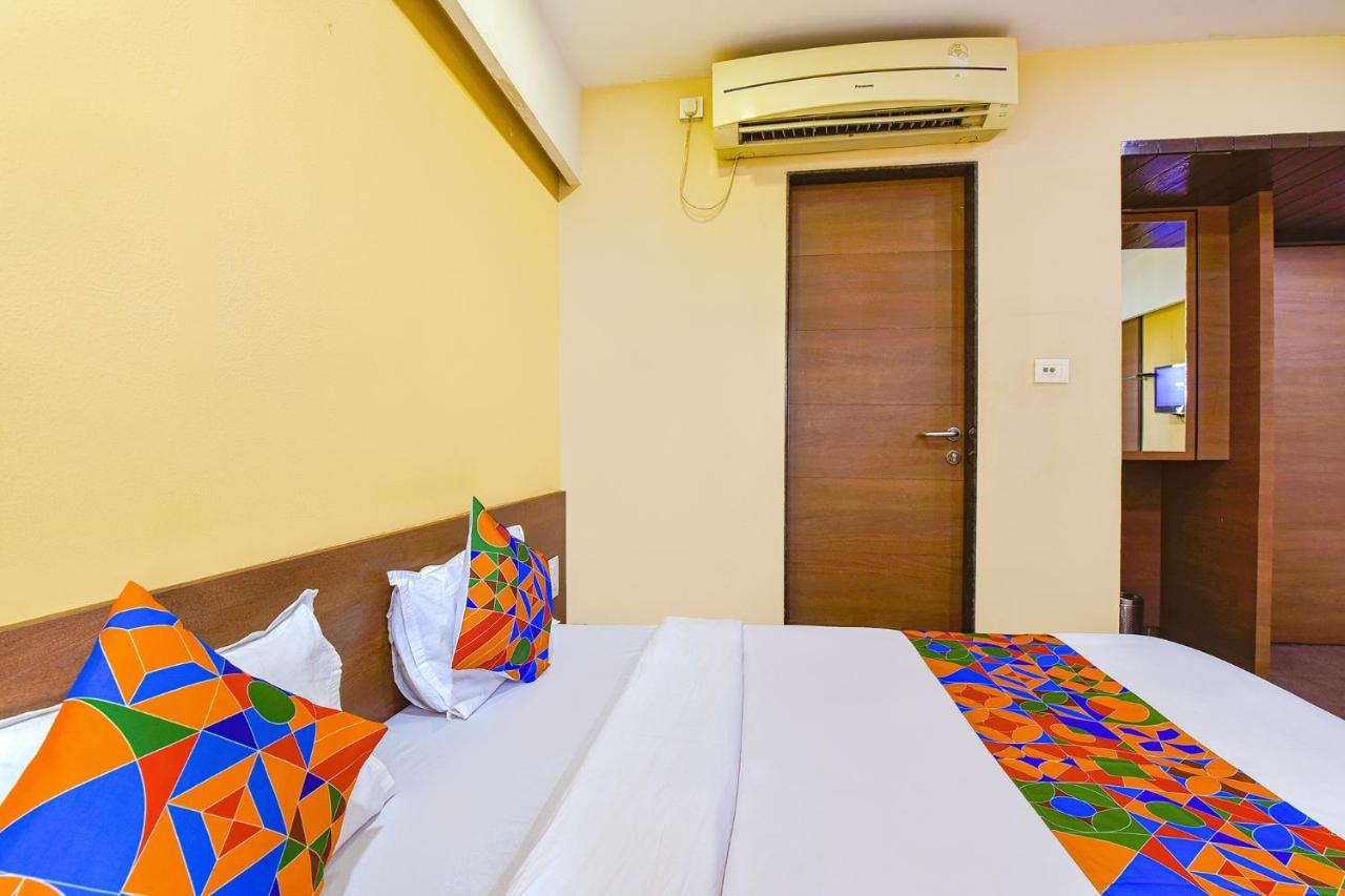 סוראט Fabhotel Rb Residency מראה חיצוני תמונה