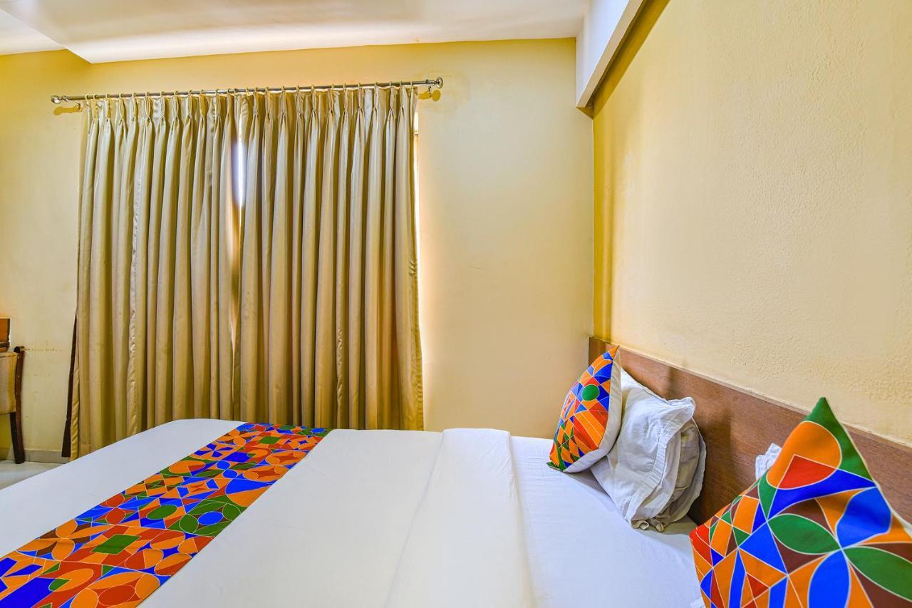סוראט Fabhotel Rb Residency מראה חיצוני תמונה