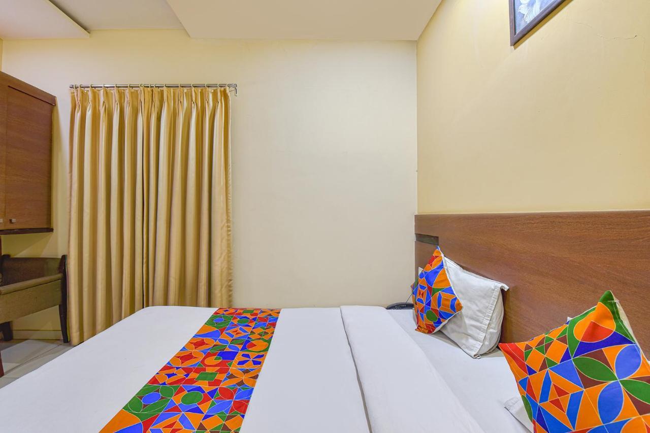 סוראט Fabhotel Rb Residency מראה חיצוני תמונה